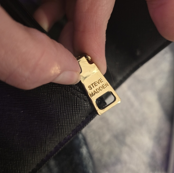 Steve Madden Wallet.. - Picture 7 of 7